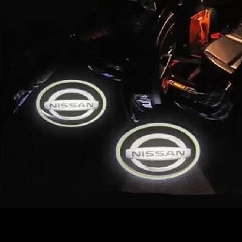 Set 2 Proiectoare Portiere Cu Logo Nissan - BTLW019