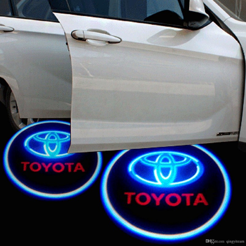 Set 2 Proiectoare Portiere Cu Logo Toyota - BTLW218